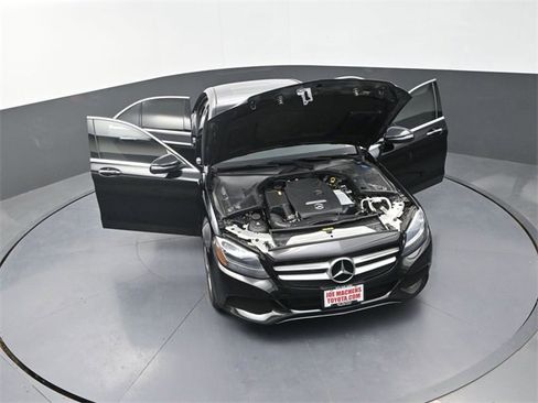 Used 2017 Mercedes-Benz C 300 4MATIC Sedan image 36