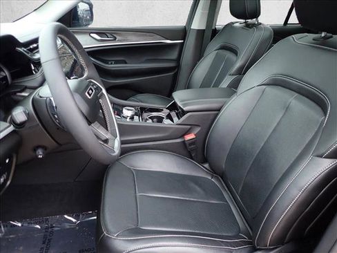 Used 2022 Jeep Grand Cherokee Limited 4xe w/ Luxury Tech Group II image 13