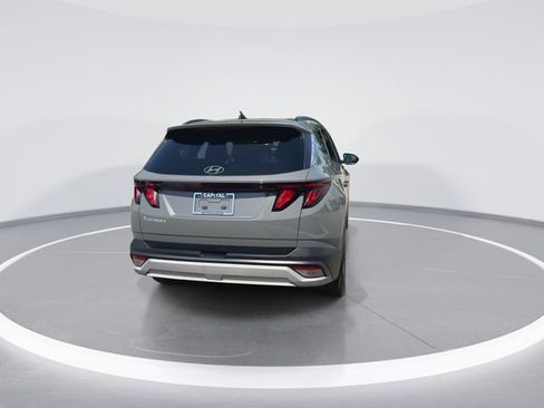 Used 2025 Hyundai Tucson SEL FWD image 7