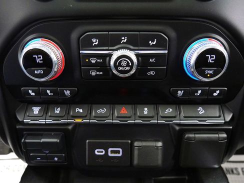 Used 2021 GMC Sierra 2500 Denali w/ Denali Ultimate Package AWD/4WD image 30