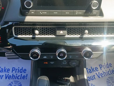 Used 2023 Honda Civic Sport image 13