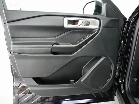 Used 2020 Ford Explorer Limited image 46