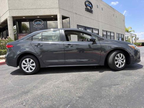 Used 2023 Toyota Corolla LE FWD image 4