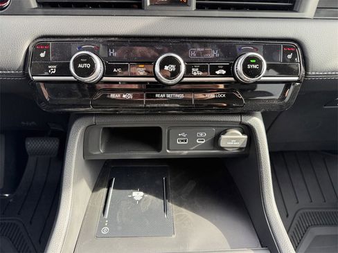 New 2025 Honda Pilot Touring image 42