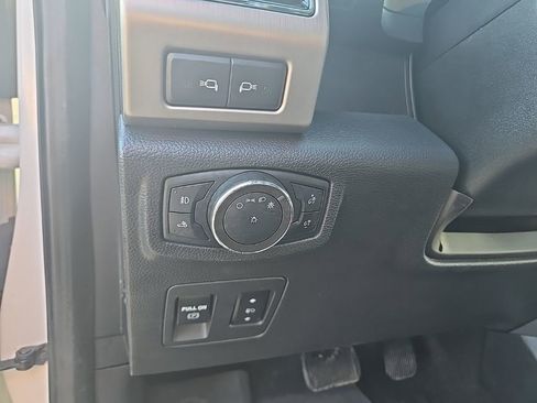 Used 2020 Ford F150 Platinum w/ Equipment Group 701A Luxury image 14