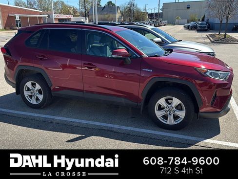Used 2020 Toyota RAV4 XLE w/ Convenience Package image 1