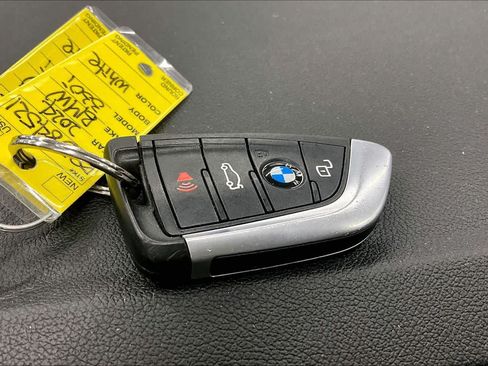 Used 2024 BMW 330i Sedan w/ Convenience Package RWD image 14