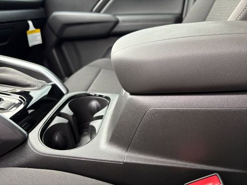 New 2024 Chevrolet Colorado LT w/ LT Convenience Package II image 2