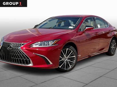 New 2025 Lexus ES 300h w/ Premium Package