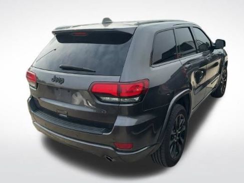 Used 2019 Jeep Grand Cherokee Altitude AWD/4WD image 4