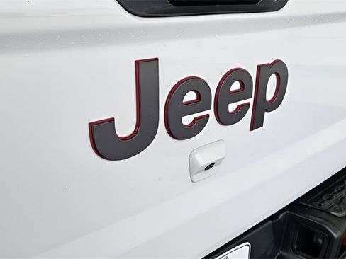 Used 2024 Jeep Gladiator Rubicon image 8