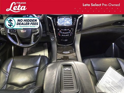 Used 2018 Cadillac Escalade Platinum RWD image 18