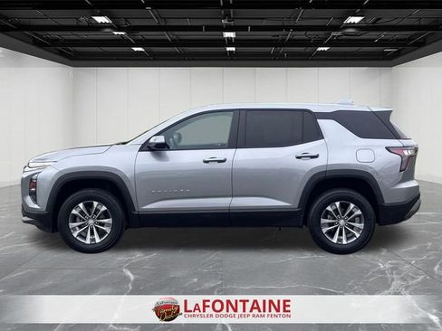 Used 2025 Chevrolet Equinox LT FWD image 2