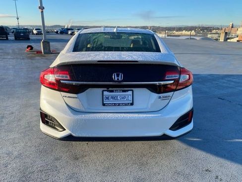 Certified 2018 Honda Clarity Touring image 11