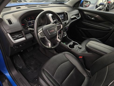Used 2024 GMC Terrain SLT image 8