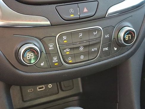 Used 2024 Chevrolet Equinox LT image 18