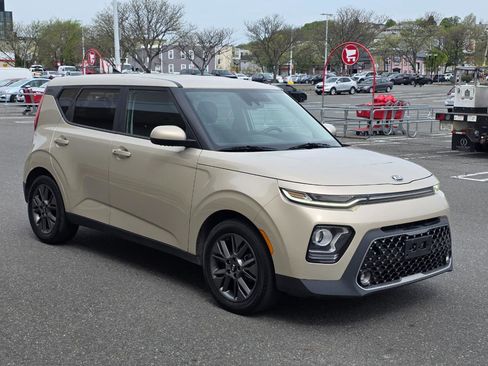 Used 2020 Kia Soul EX FWD image 3