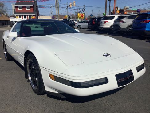 Used 1991 Chevrolet Corvette Coupe image 2