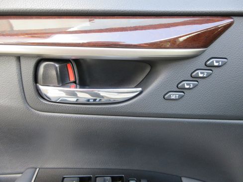 Used 2017 Lexus ES 350 w/ Navigation System Package FWD image 28