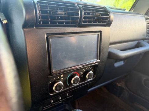 Used 2006 Jeep Wrangler X AWD/4WD image 6
