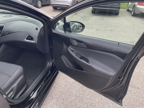 Used 2018 Chevrolet Cruze LT w/ Convenience Package image 18