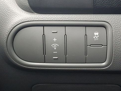 Used 2017 Kia Forte LX FWD image 26