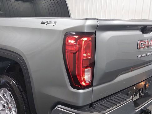 Used 2024 GMC Sierra 1500 SLE image 34