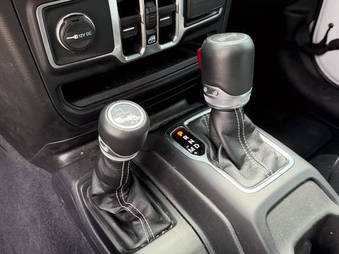 Used 2023 Jeep Wrangler Sahara w/ Cold Weather Group AWD/4WD image 13