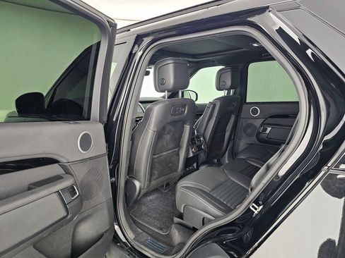 Used 2025 Land Rover Discovery S AWD/4WD image 15