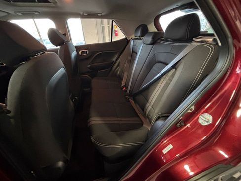 Used 2025 Hyundai Venue SEL image 26