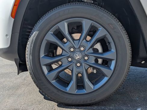 New 2026 Jeep Grand Cherokee Limited AWD/4WD image 4