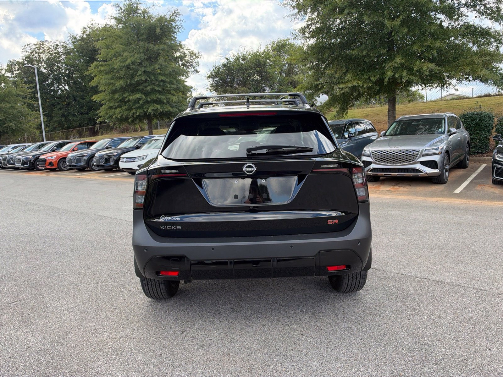 Used 2026 Nissan Kicks SR FWD image 7