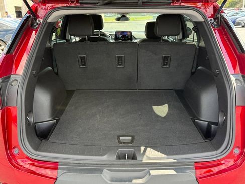 Used 2025 Chevrolet Blazer LT image 4