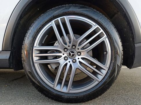 Used 2025 Mercedes-Benz GLS 450 4MATIC image 14