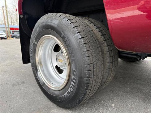 Used 2004 Chevrolet Silverado 3500 LT w/ Heavy-Duty Power Package image 25