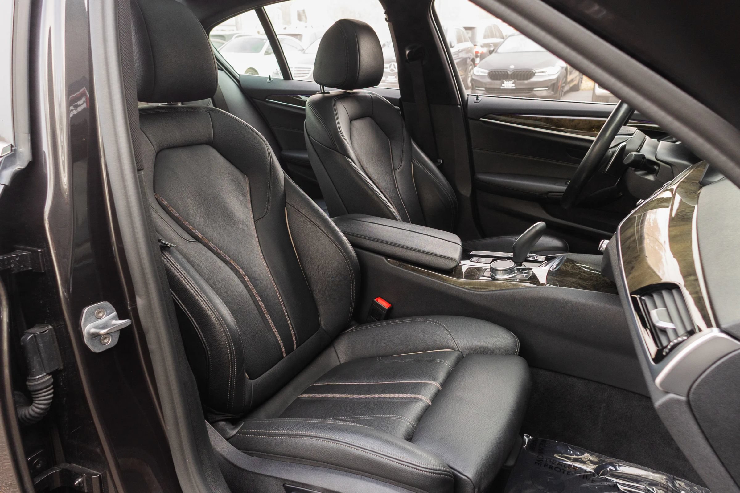 Used 2019 BMW 540i w/ Premium Package RWD image 31