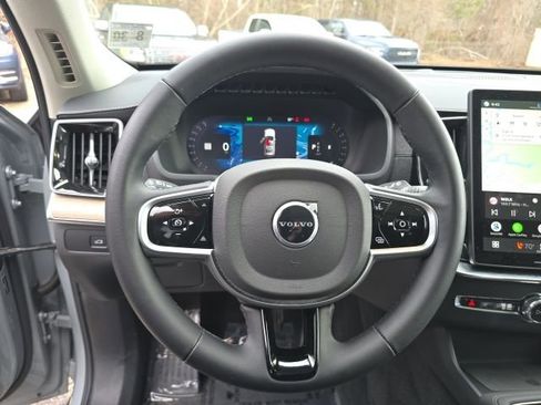Certified 2025 Volvo XC90 B5 Plus AWD/4WD image 31