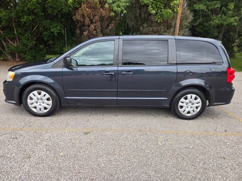 Used 2013 Dodge Grand Caravan SE FWD image 4