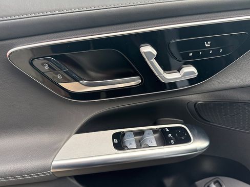 Certified 2025 Mercedes-Benz GLC 300 image 11