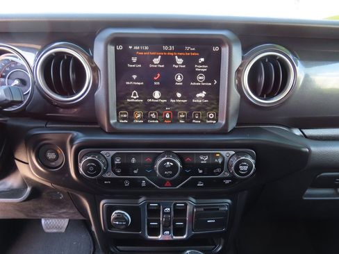 Used 2023 Jeep Wrangler Unlimited Sahara AWD/4WD image 19