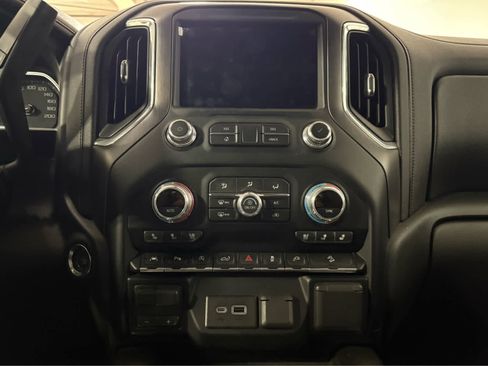 Used 2020 GMC Sierra 1500 AT4 w/ Off Road Performance Package AWD/4WD image 23