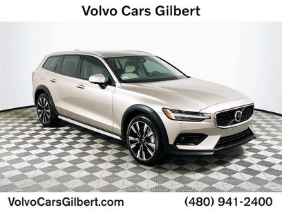 Used 2025 Volvo V60 B5 Cross Country Ultra w/ Protection Package Premier