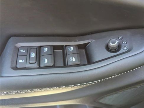 New 2025 Jeep Grand Cherokee Limited image 18