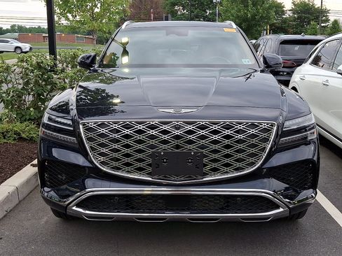 Certified 2026 Genesis GV80 2.5T Advanced AWD/4WD image 3