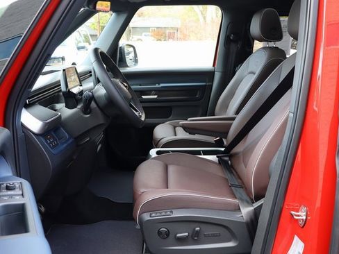 Used 2025 Volkswagen ID. Buzz Pro S Plus image 19