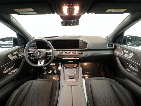 New 2026 Mercedes-Benz GLS 63 AMG 4MATIC image 9