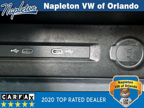 Used 2023 Volkswagen Taos SE w/ Panoramic Sunroof Package image 16