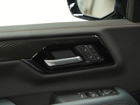 New 2026 GMC Yukon XL AT4 w/ AT4 Premium Plus Package AWD/4WD image 29
