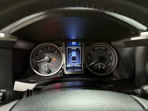 Certified 2023 Toyota Tacoma SR5 AWD/4WD image 34