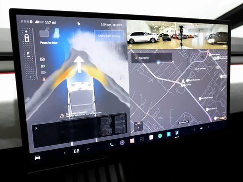 Used 2024 Tesla Cybertruck AWD Crew Cab image 18